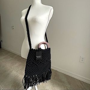 DANIELLE NICOLE | BLACK MACRAME CROCHETED FRINGE/TASSLE BAG | WOODEN HANDLE